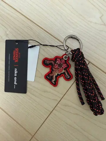 [ 완판템 ] 스트레인저 싱스 니코앤드 키 참 데모고르곤