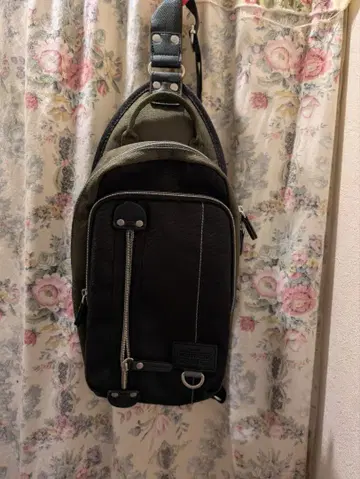 슬링백 블랙과 올리브