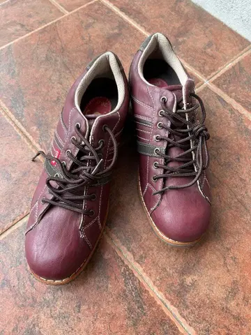 버건디 가죽 캐주얼 슈즈