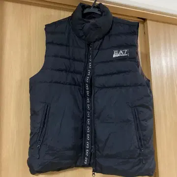 EA7 Emporio Armani 블랙 다운 베스트