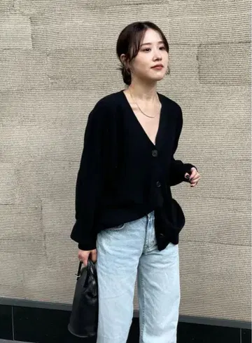 ETRE 에트르 엘보 패드 V넥 니트 가디건 블랙