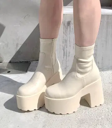 R&E 통굽 몰드 밑창 숏부츠