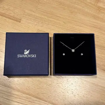 [ 미사용 새상품 ] Swarovski 여성용 목걸이 귀걸이 세트