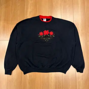 JERZEES 블랙 꽃무늬 자수 맨투맨 00s