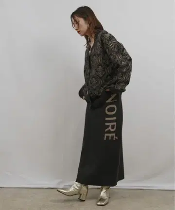 새상품 이번 시즌 포름리슈 스커트 로고 니트 SK 블랙