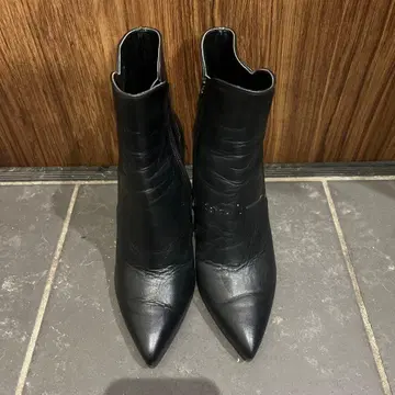 블랙 스틸레토 부티 하이힐 DIANA