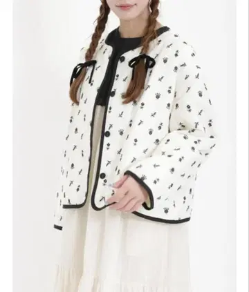 충전솜 자수 파이핑 자켓 화이트