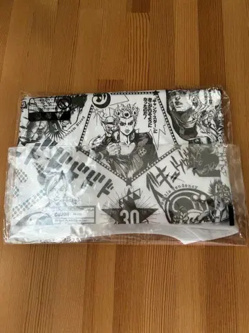 죠죠 30주년 기념 흑백 T셔츠 M 사이즈