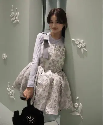 Bibiy. QUINN EMBROIDERY TOP