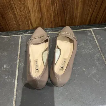 D'ANA 베이지 스틸레토 펌프스 23.5cm DIANA