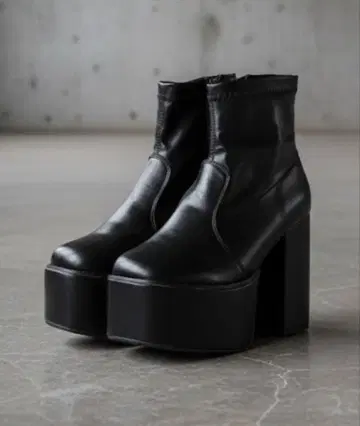 경량 통굽 스퀘어토 볼륨 밑창 와이드 힐 스트레치 부츠 L