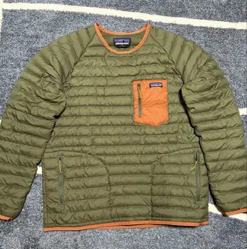 [ 새상품급 ] 파타고니아 사이렌트 다운 크루 다운 자켓 L 카키