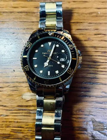 메가 쿼츠 다이버 워치 블랙/골드