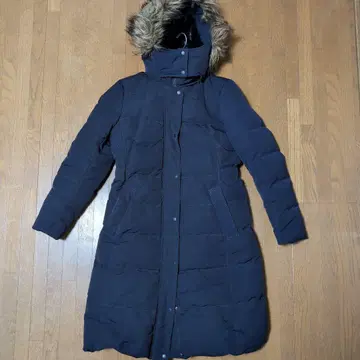 유니클로 네이비 다운 자켓 후드 부착