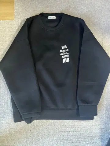 RedBorn & Audi 블랙 맨투맨 F