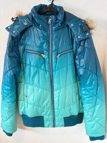 icca 그라데이션 다운 자켓