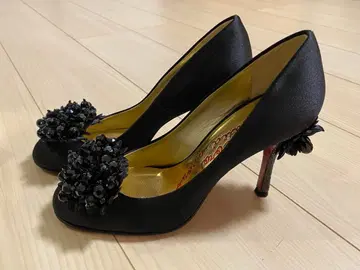 오데뜨 앤 오딜 펌프스