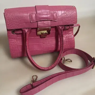 지미추 핑크 핸드백