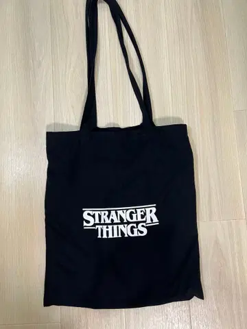 스트레인저 씽스 토트백 블랙