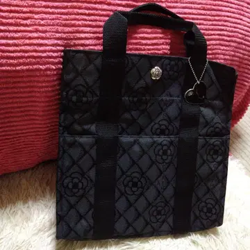 CLATHAS 블랙 퀼팅 백