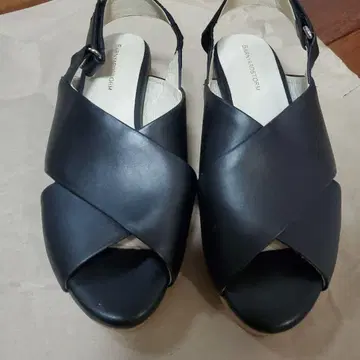 BARNYARDSTORM 블랙 샌들 37