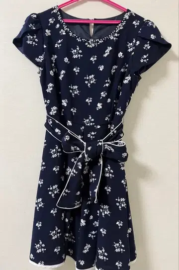 포멀 원피스 프렌치 슬리브 리본 벨트 꽃무늬 네이비