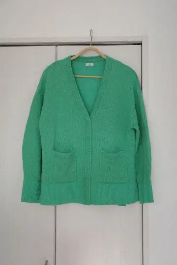 쿠미쿄쿠 SOBANE 라메 가디건 그린