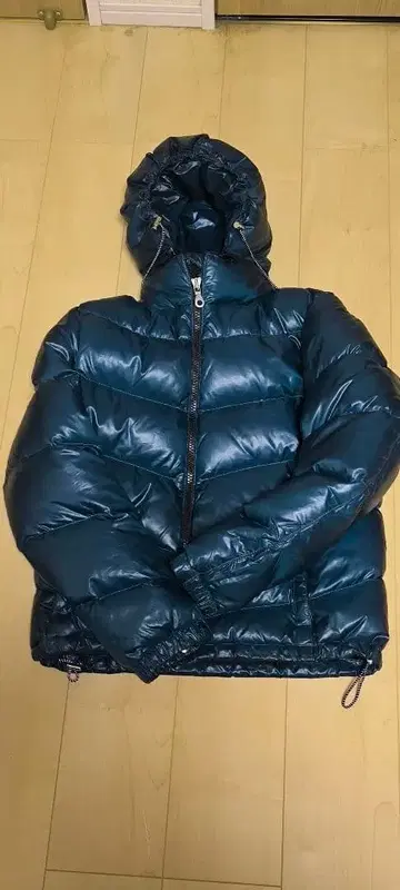 TK TAKEO KIKUCHI 다크 블루 후드 부착 다운 자켓