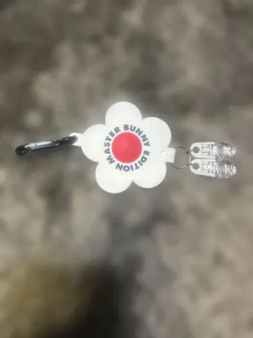 MASTER BUNNY EDITION 네임 플레이트 그로브 홀더 포함