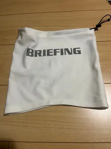 BRIEFING 화이트 스카프 드로 코드 포함