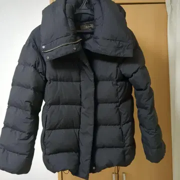 Reflect 블랙 다운 자켓