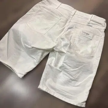 Wrangler 화이트 숏팬츠