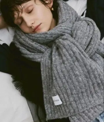 un/neu 리브 니트 빅 스톨