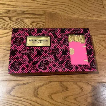 헬로키티 로즈 패턴 장지갑