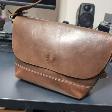 가죽 숄더백 호크 컴퍼니