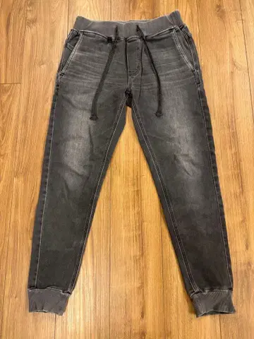 AZUL BY MOUSSY 다크 그레이 조거 팬츠