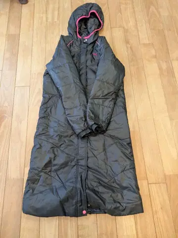 후드 부착 블랙 롱 벤치 코트