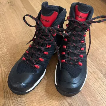 mazume 스파이크 슈즈 블랙/빨간색