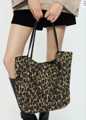 [ 새상품급 ] moussy SKINNY HANDLE