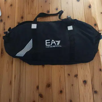 EA7 블랙 보스턴 백