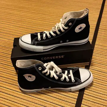 CONVERSE 블랙 하이컷 스니커즈