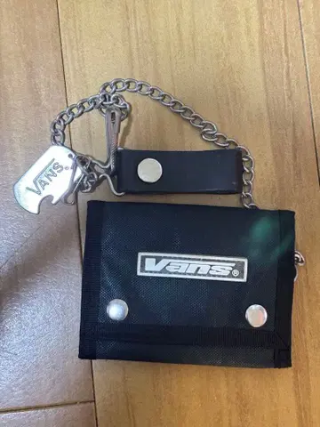 VANS 블랙 3단 폴더형 지갑