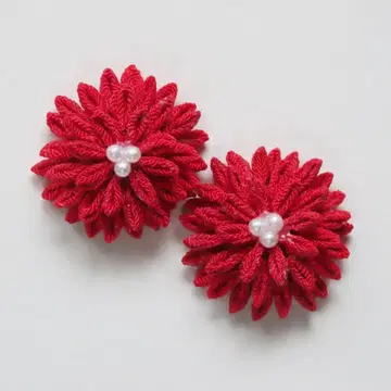 일본 의류나 졸업식에도 쓰이는 츠마미자이쿠 반구슬 빨간 국화 귀걸이