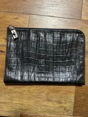 ARTPHERE 토요오카가방 블랙 가죽 크로커다일 패턴 클러치백