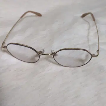 패션 안경과 케이스