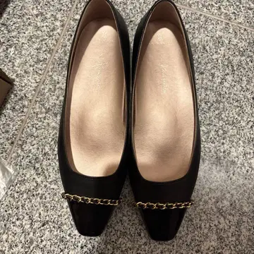 블랙 체인 포함 스퀘어토 슈즈