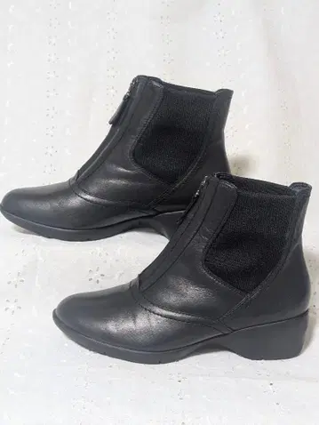 기간 한정 [ fitfit ] 사이드 고어 & 프론트 ZIP 가죽 부츠