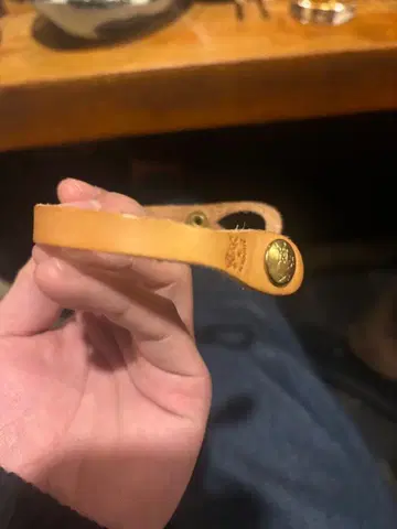 내추럴 가죽 팔찌 골드 버튼