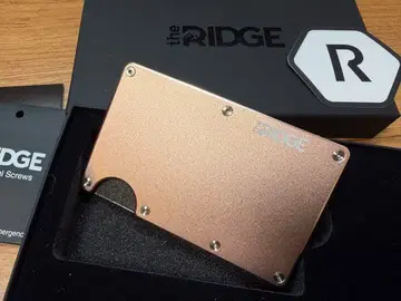 the RIDGE 로즈 골드 머니클립