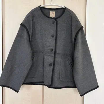 택 포함 새상품 [Samansa Mos2] 파이핑 숏코트 차콜